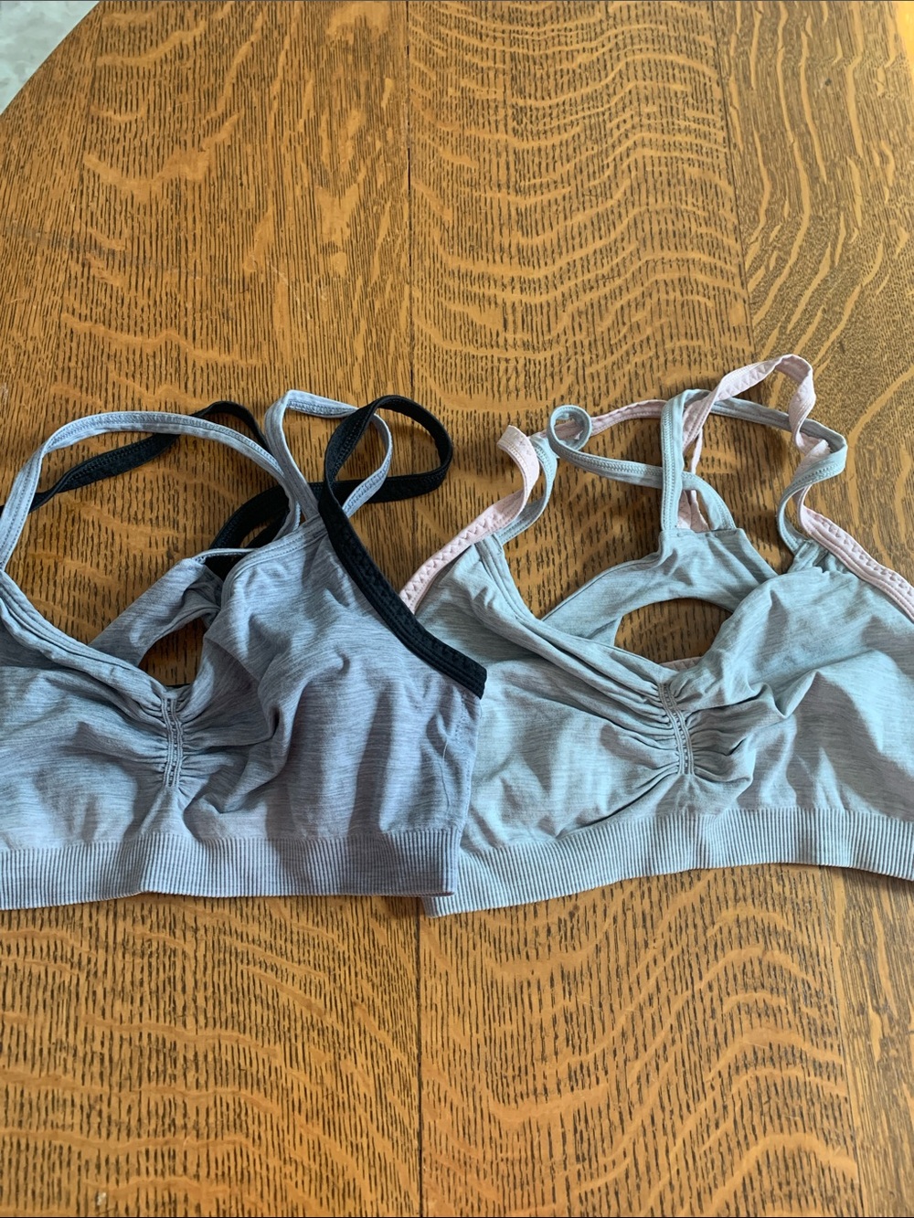 Seamless Light Gray Pullover Bras with Adjustable Straps